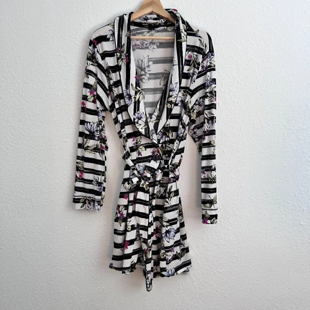 Nicole Miller Black White Stripe Floral Bathrobe Sleeping Robe M‌‌‌‌‌‌‌‌‌‌‌‌‌‌